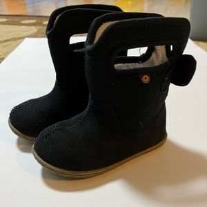 Bogs boots size 7 toddlers